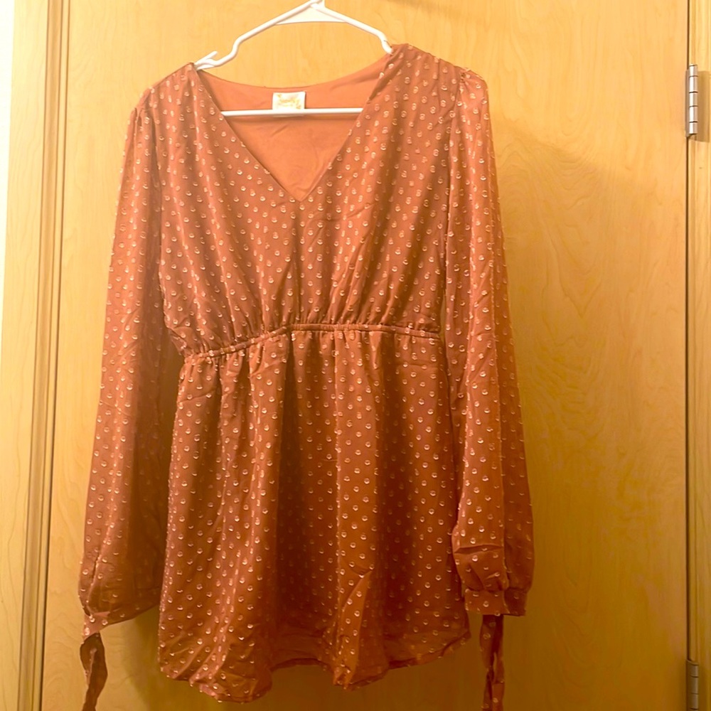 *MATERNITY* Womens Medium - Blush Pink V-neck blouse